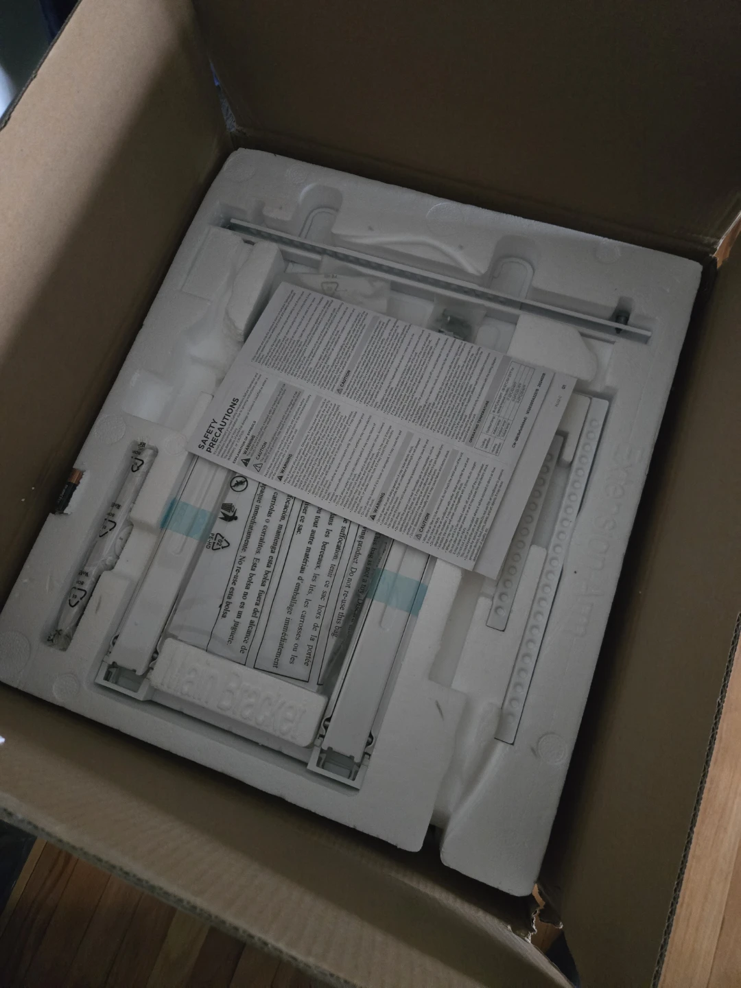 Midea 12,000 BTU Window Air Conditioner - photo 4