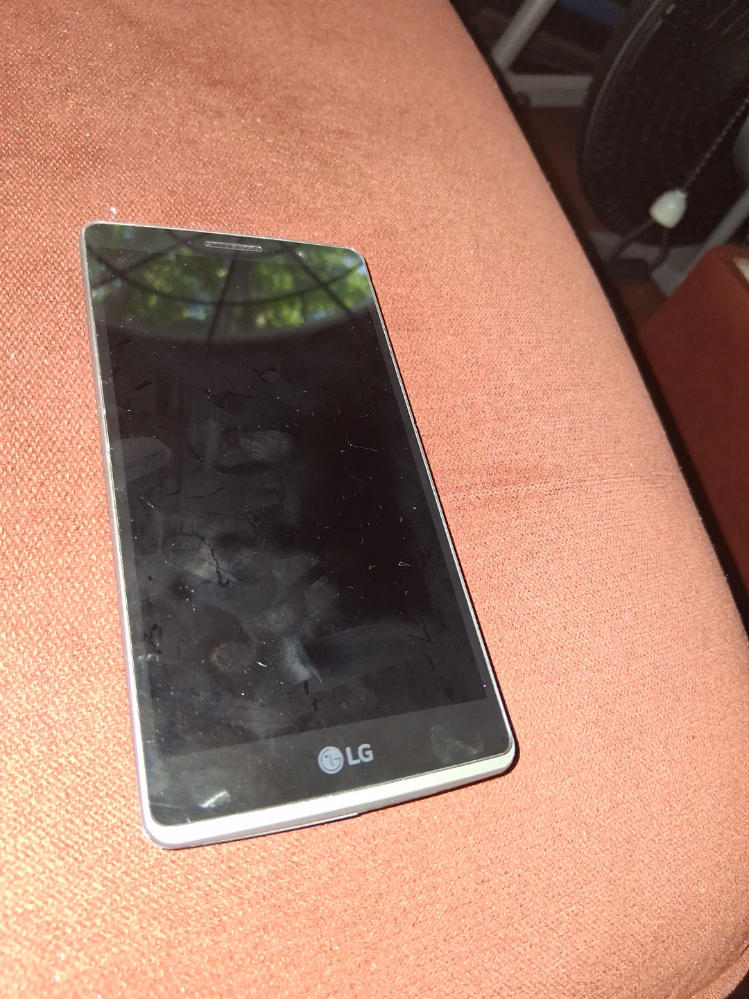 Lg optimus - photo 2