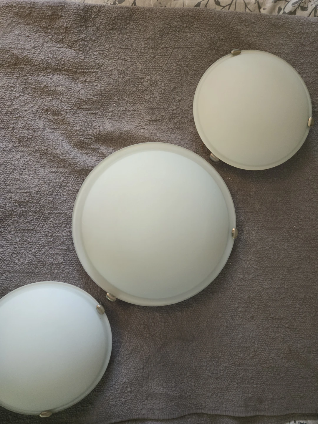 3 ceiling light fixtures