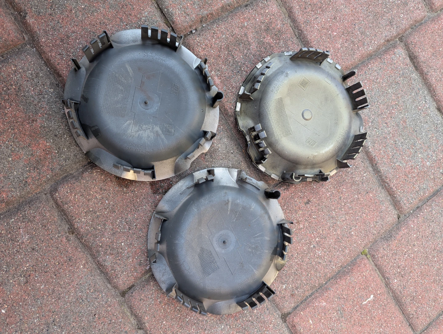 Chevrolet Hubcaps (Set of 3)