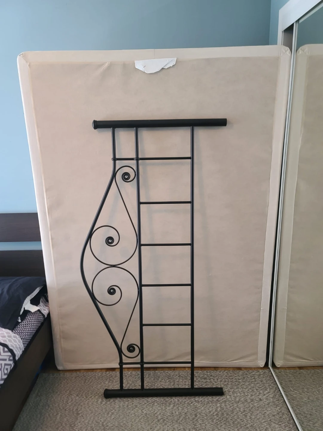 Mattress and box to collect free
