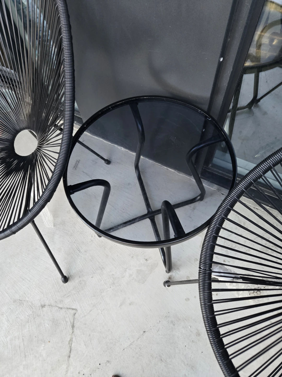 Set of 2 Black Woven Chairs and Side Table - photo 4