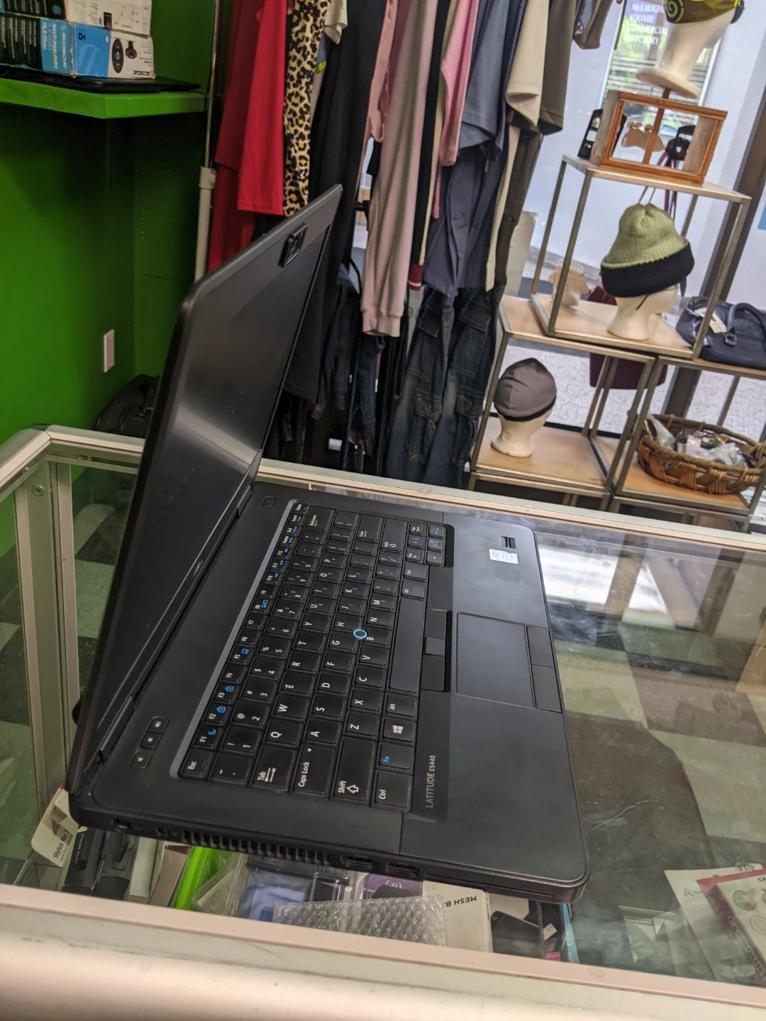 Dell Latitude E7440 Laptop - photo 2