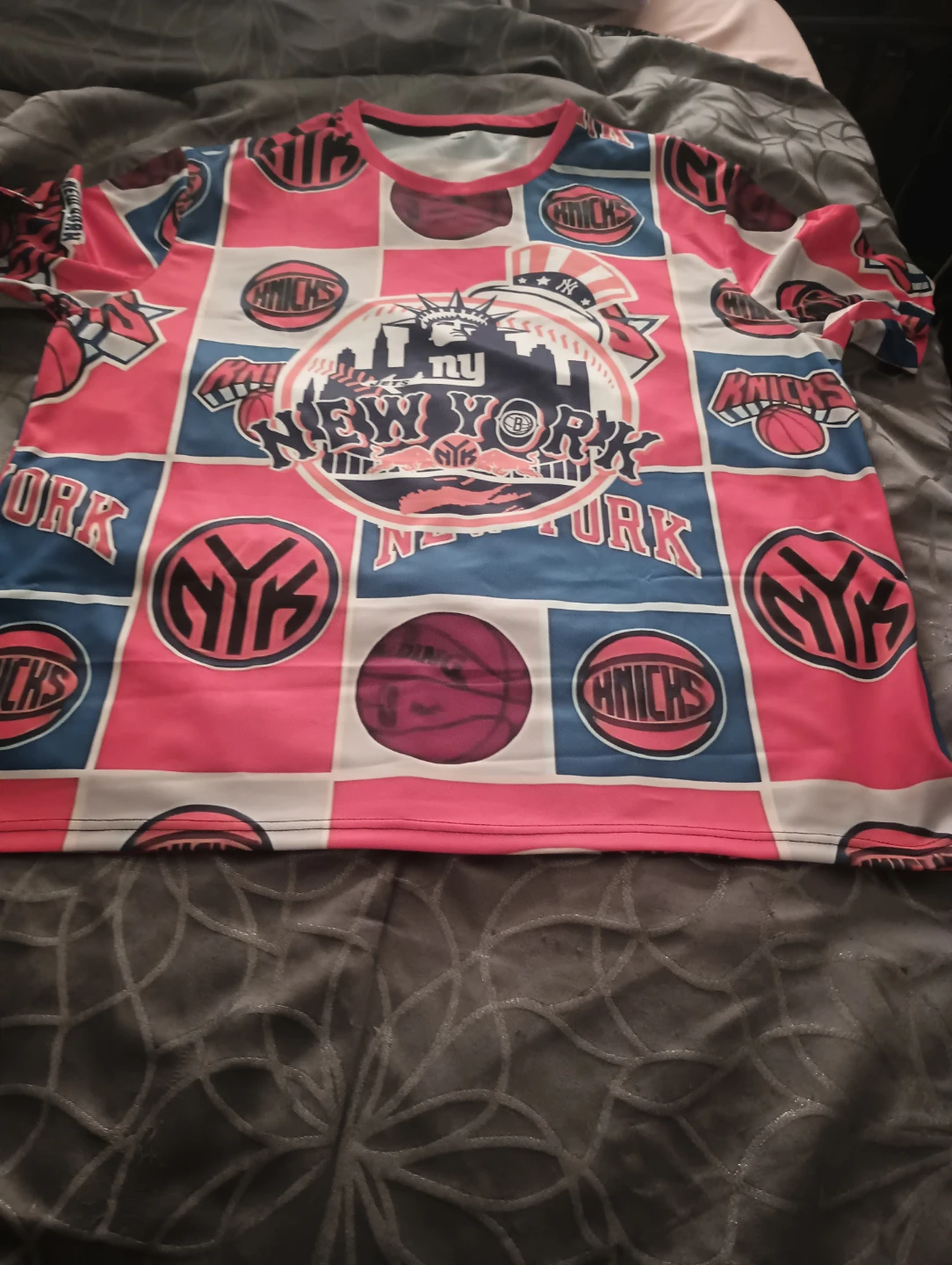 New York Knicks Graphic T-Shirt and Shorts Set - photo 4