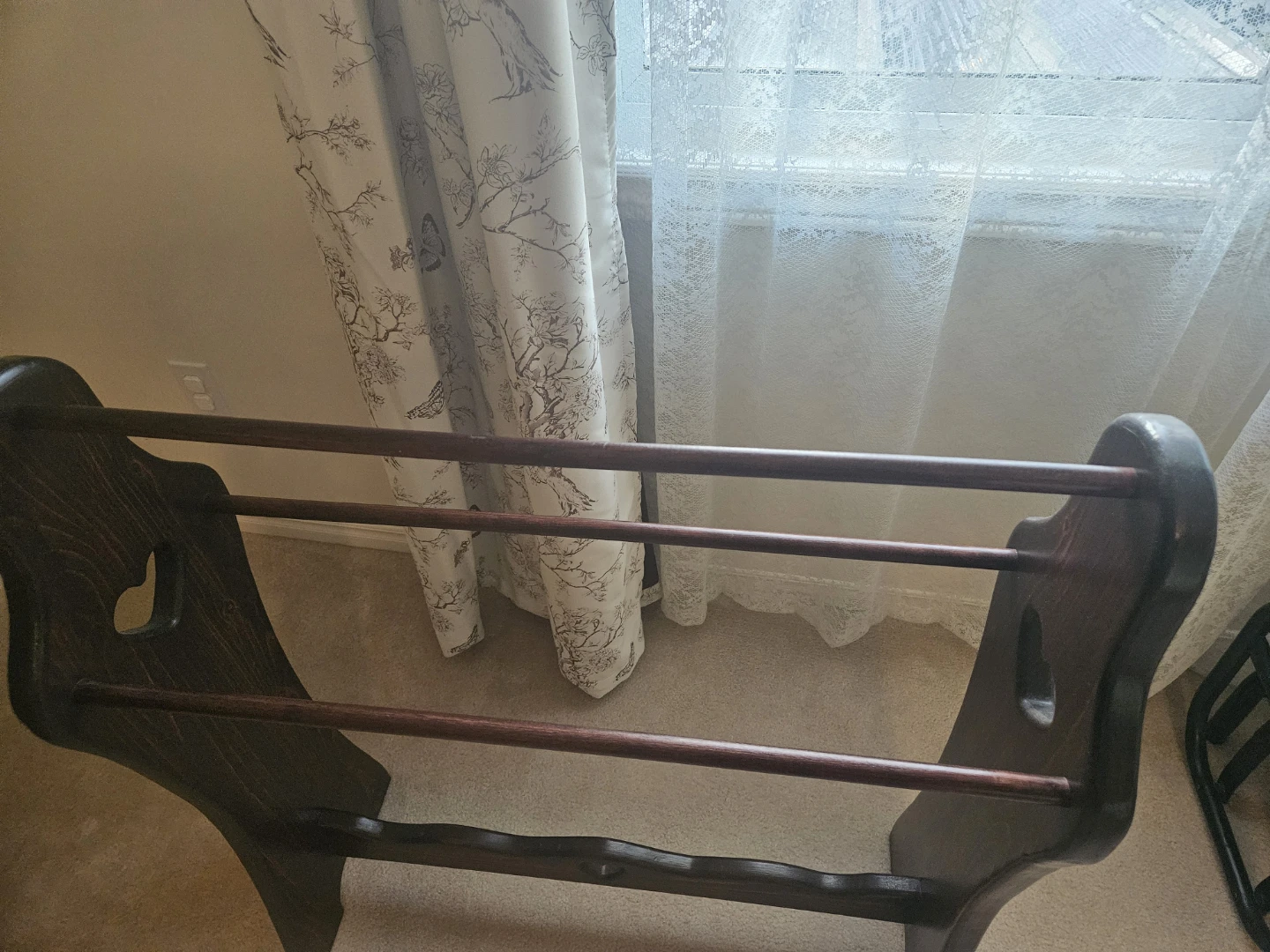 Wooden Blancket Rack /Stand for bedrooms. - photo 3