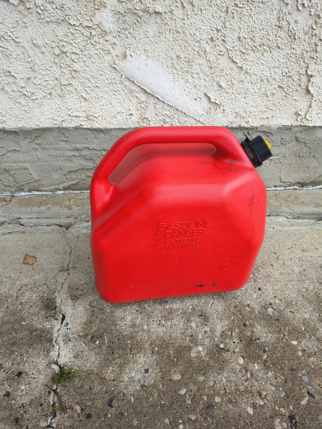 Red 20L Gasoline Can (all four) - photo 2