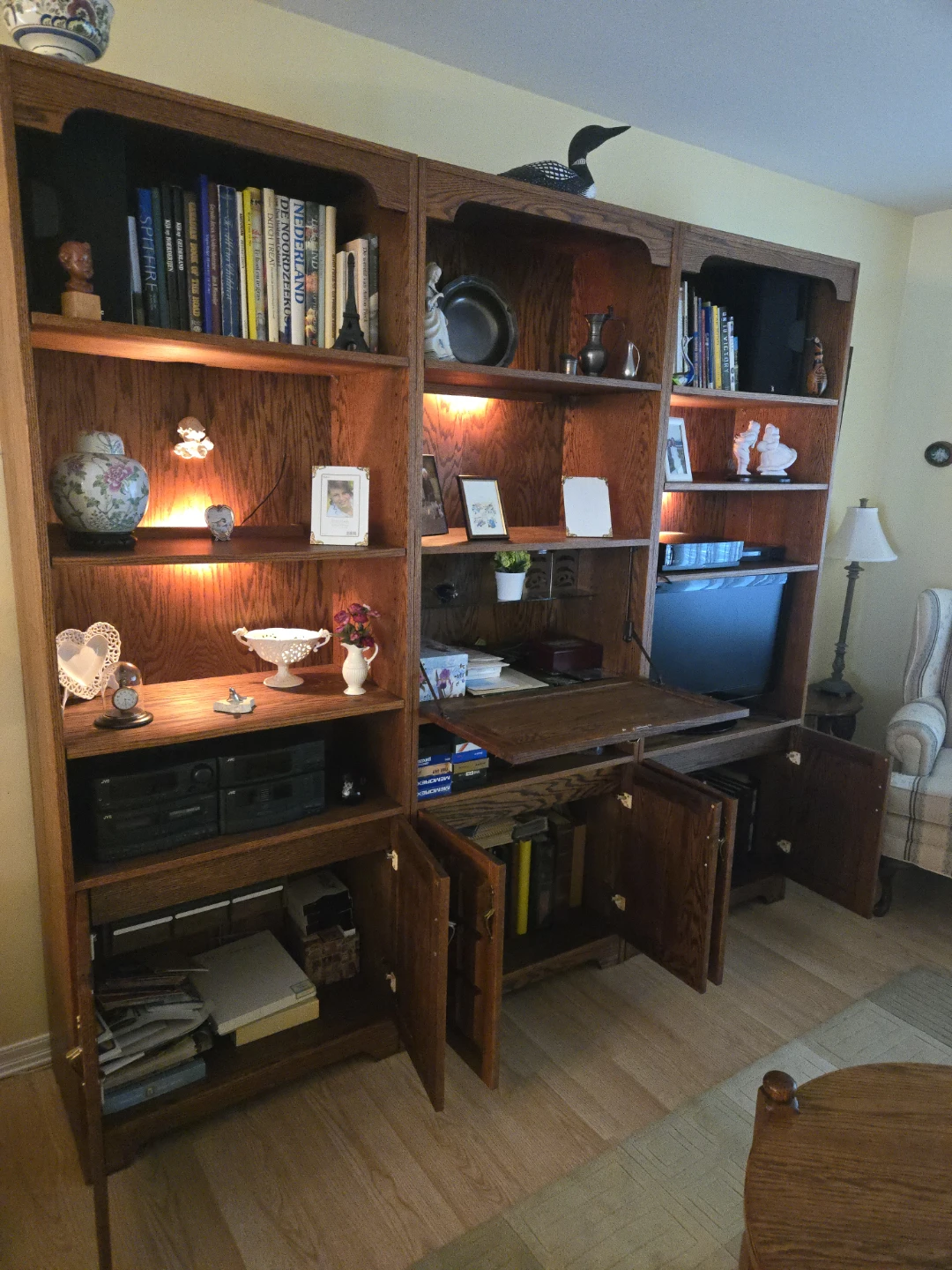 Solid Oak Entertainment Unit and Bookshelf - photo 5