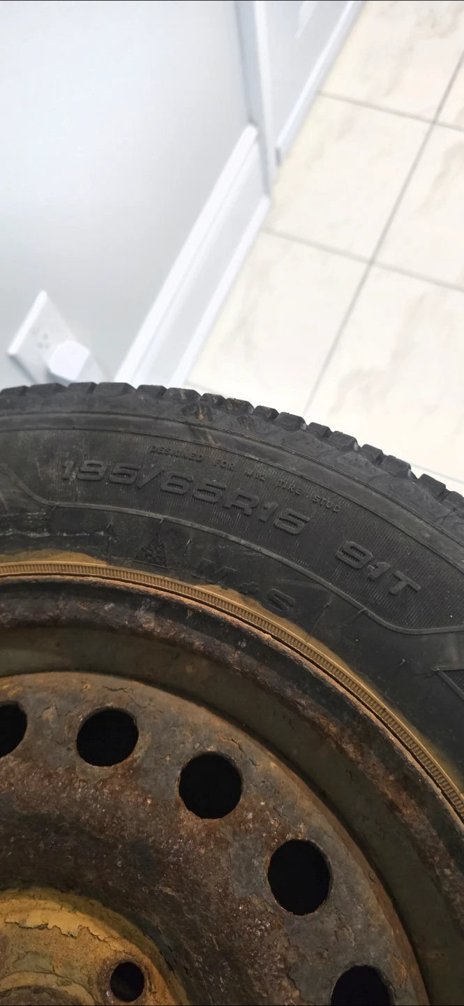 Steel rims and winter tires 195/65R15 - photo 2