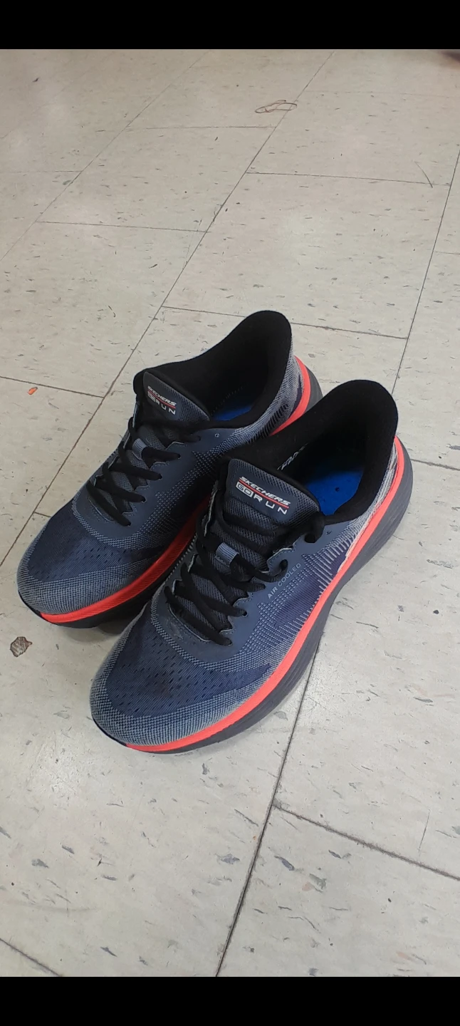 Skechers GO RUN Max Cushion Running Shoes - photo 3