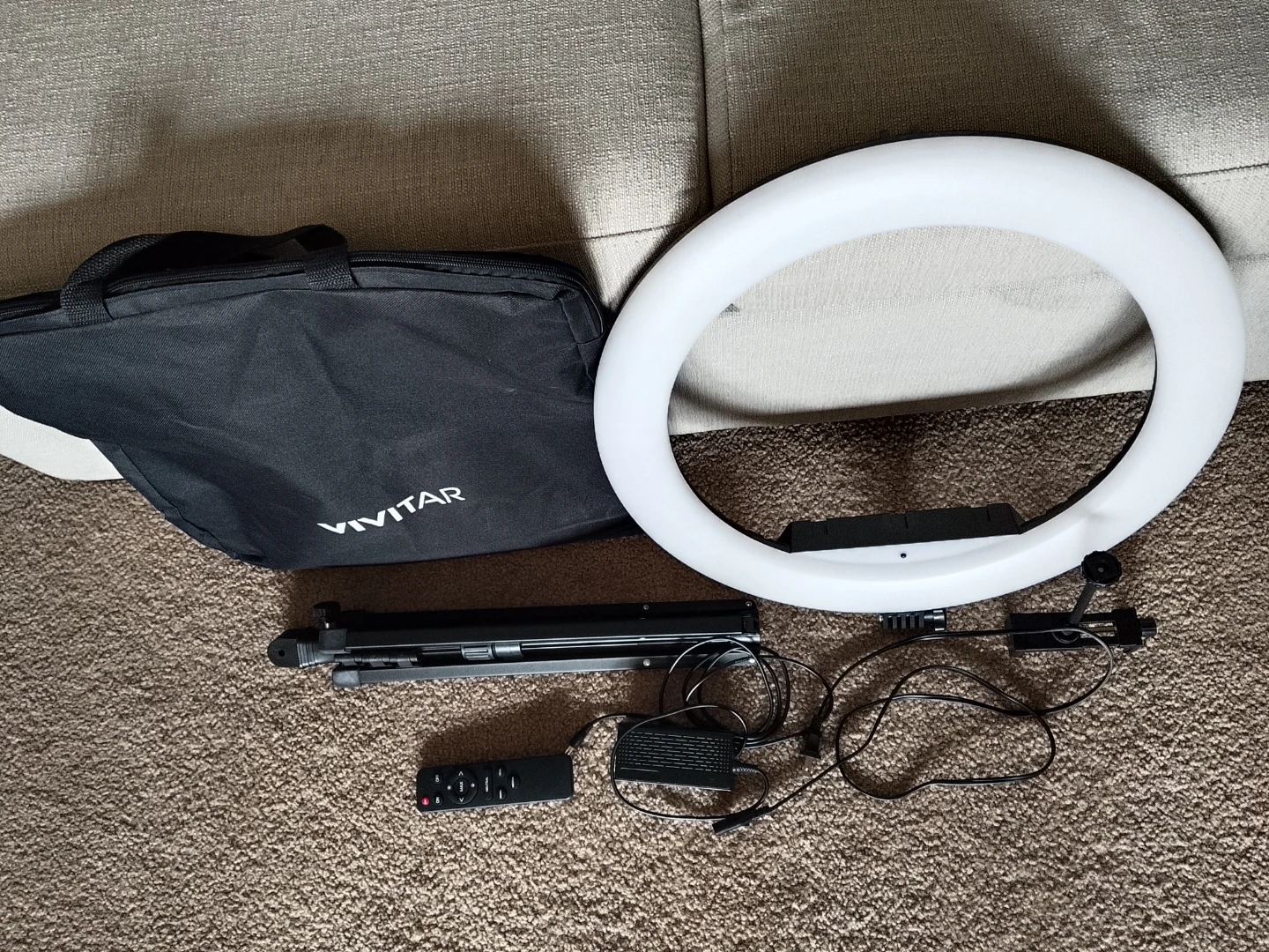 Vivitar Ring Light with Tripod and Remote - photo 2