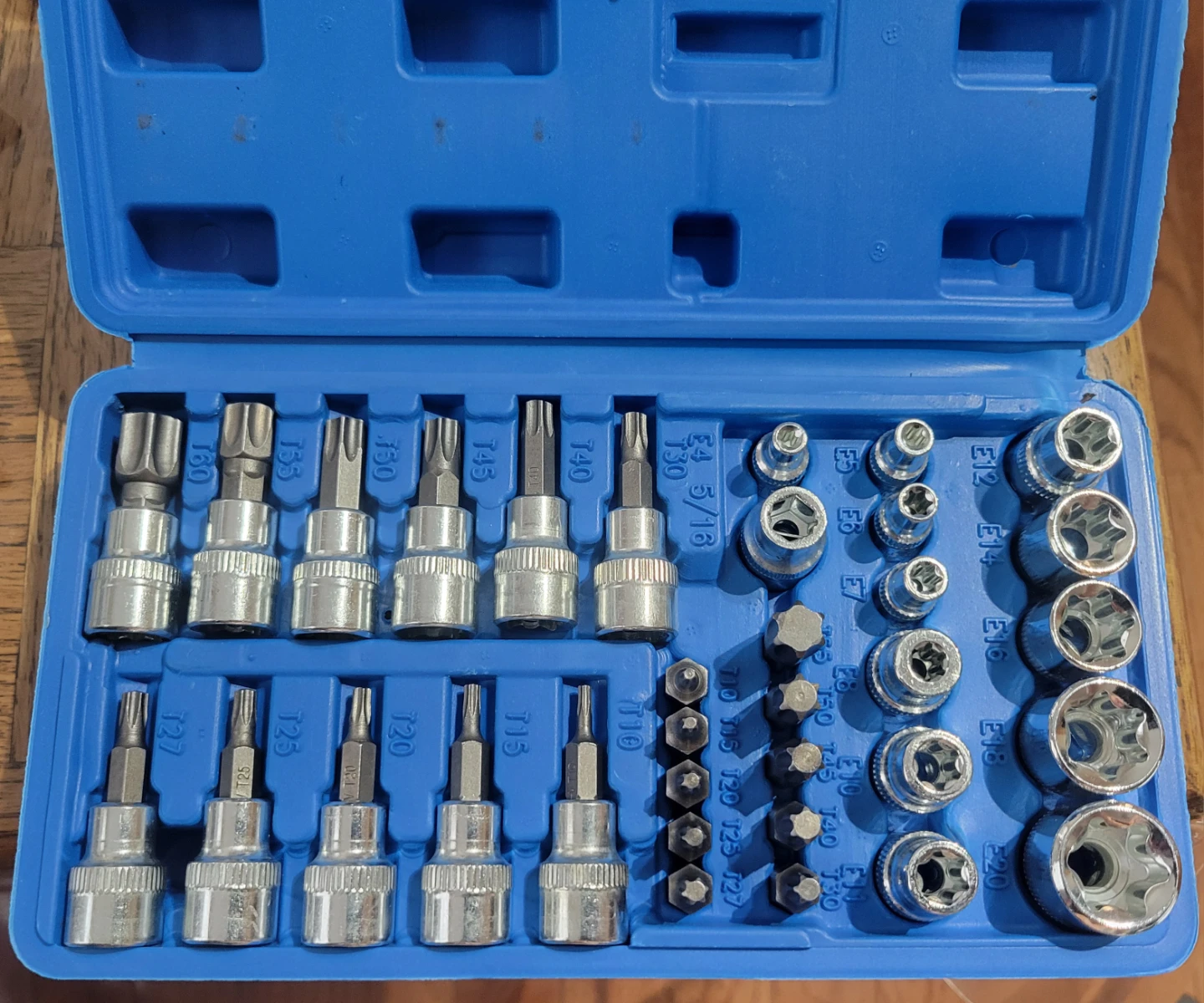 NEW TOOLS 34-Piece 1/4"/3/8" Drive Socket & Bit Set