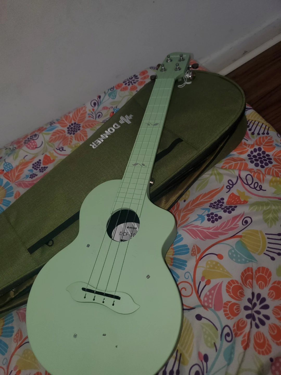 Donner DCF-10 Ukulele