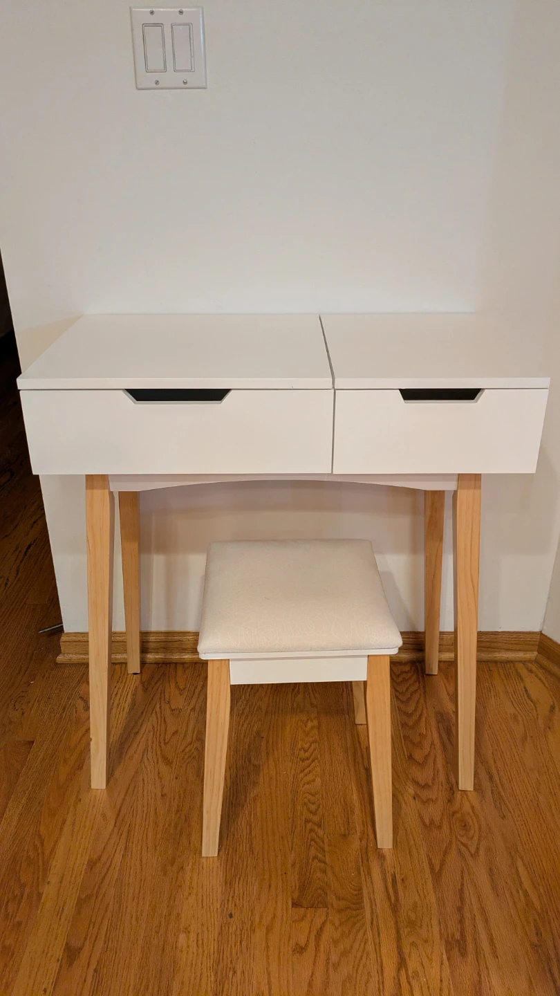 Small Makeup Vanity