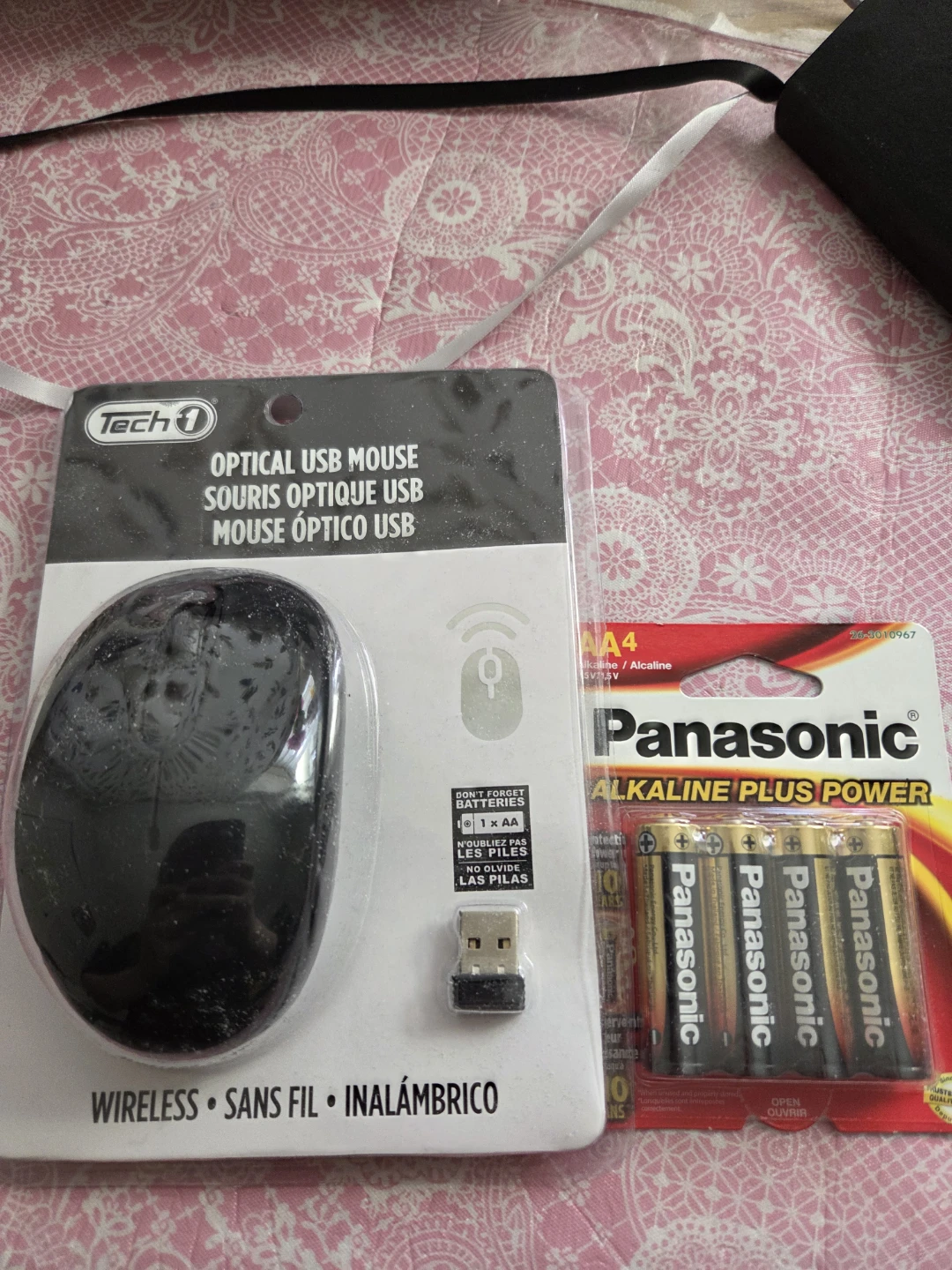 Tech 1 Optical USB Wireless Mouse and a set of batteries - photo 2
