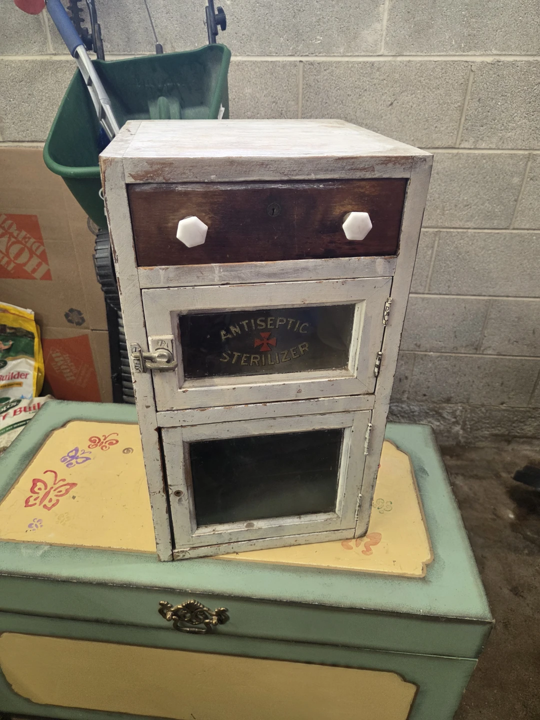Antique Antiseptic Sterilizer Cabinet - photo 3