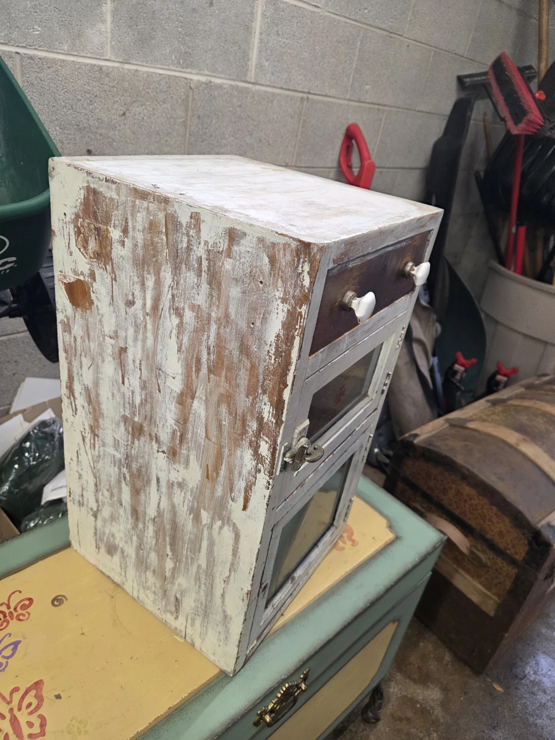 Antique Antiseptic Sterilizer Cabinet - photo 4