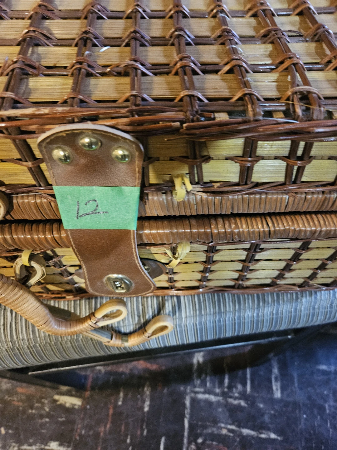 Wicker Picnic Basket with Glasses and Utensils - photo 4