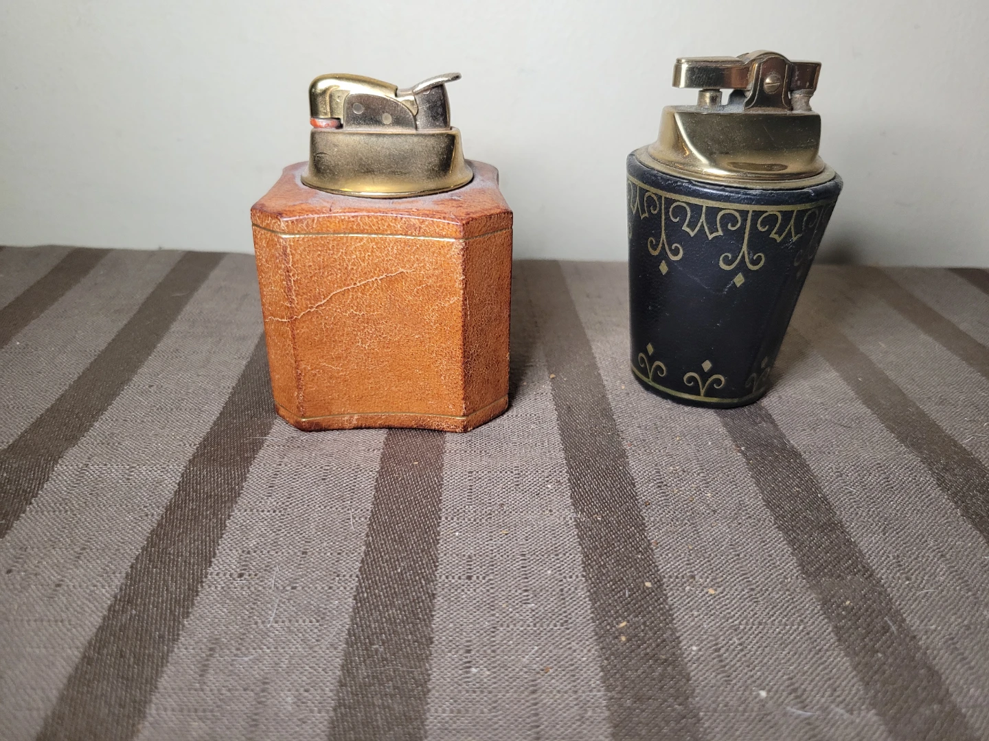 2 Vintage petrol table Lighters Leather case Japan
