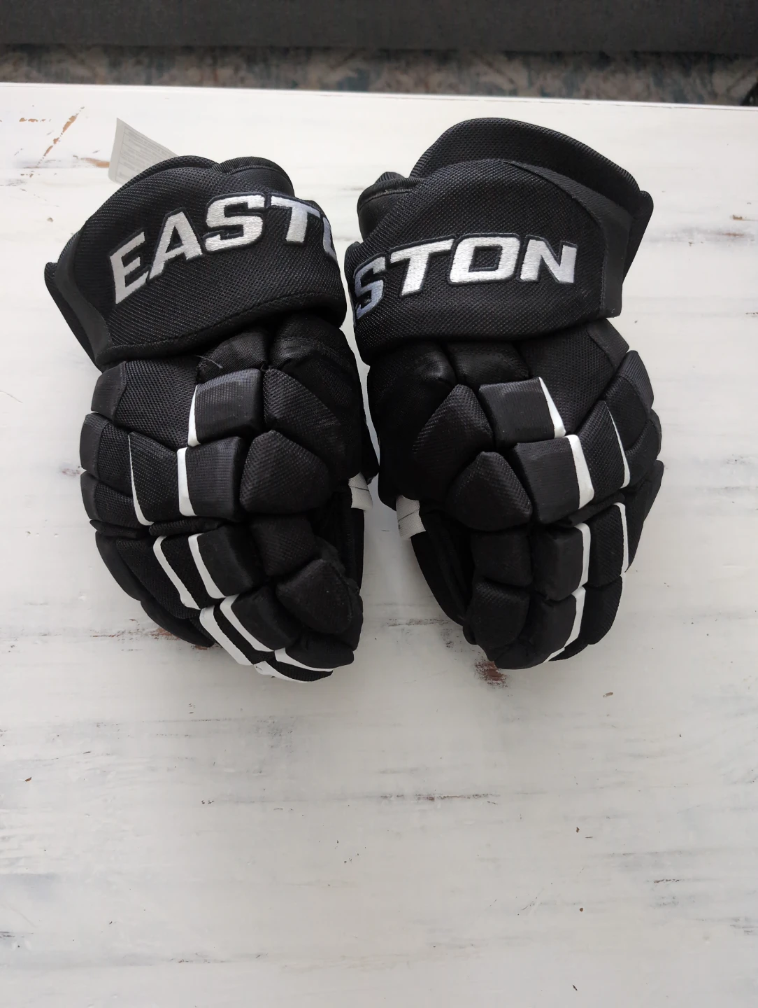 Easton Synergy 80 Hockey Gloves
