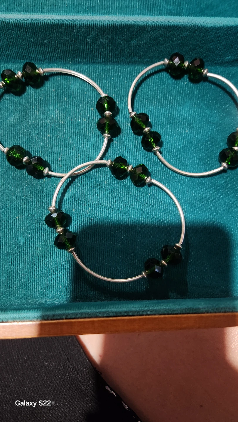 3 money green glass beaded bracelets - photo 2