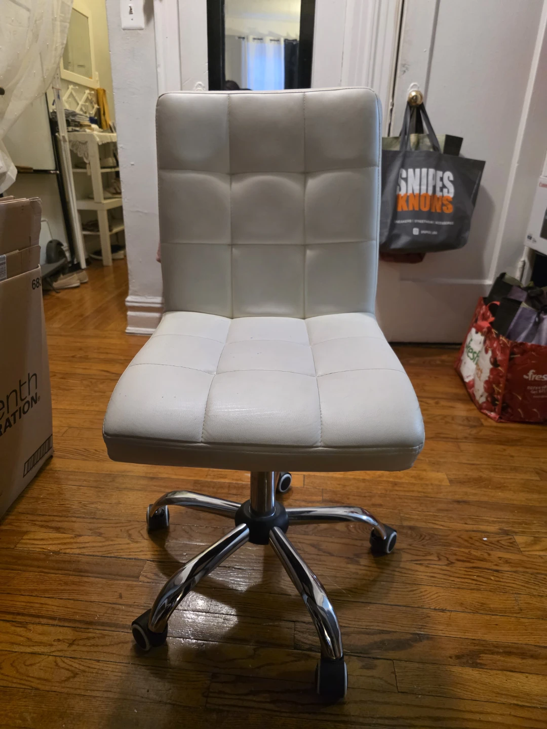 White Office Chair ⚽ - photo 4