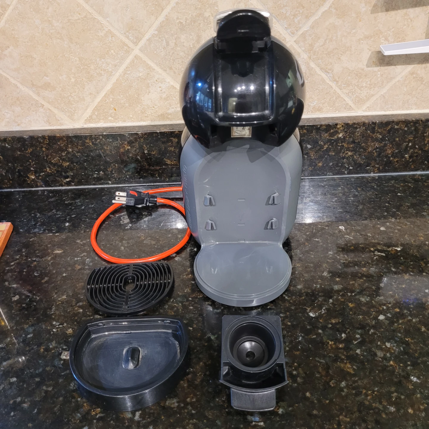 Nescafe Dolce Gusto Coffee Machine - photo 2