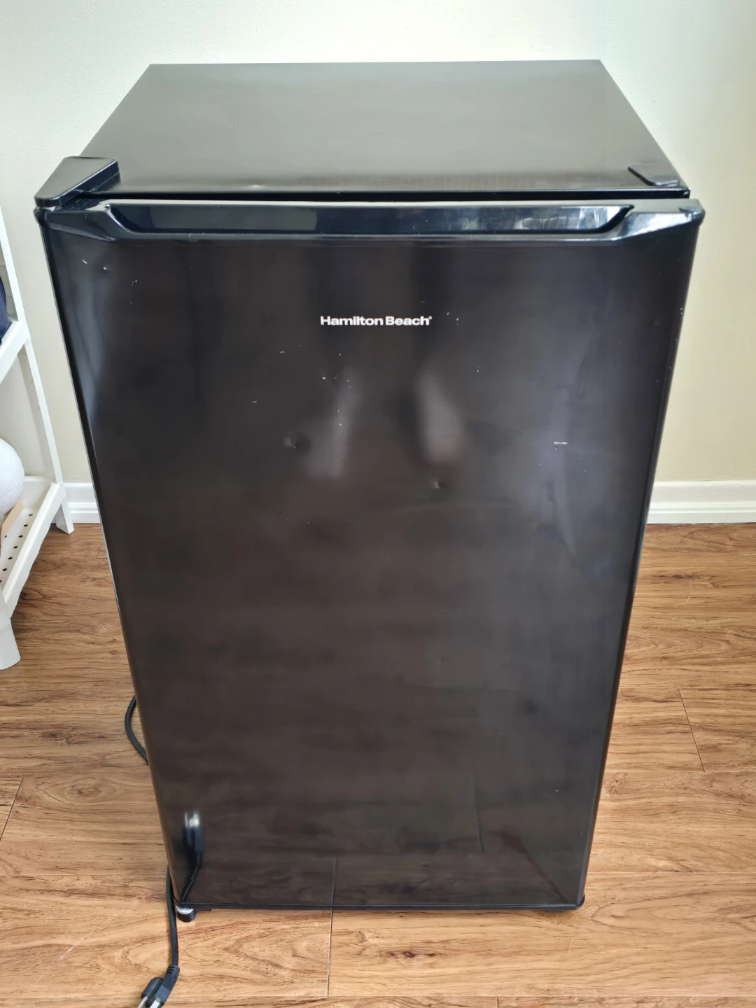 Hamilton Beach Mini Fridge (3.3 CF)