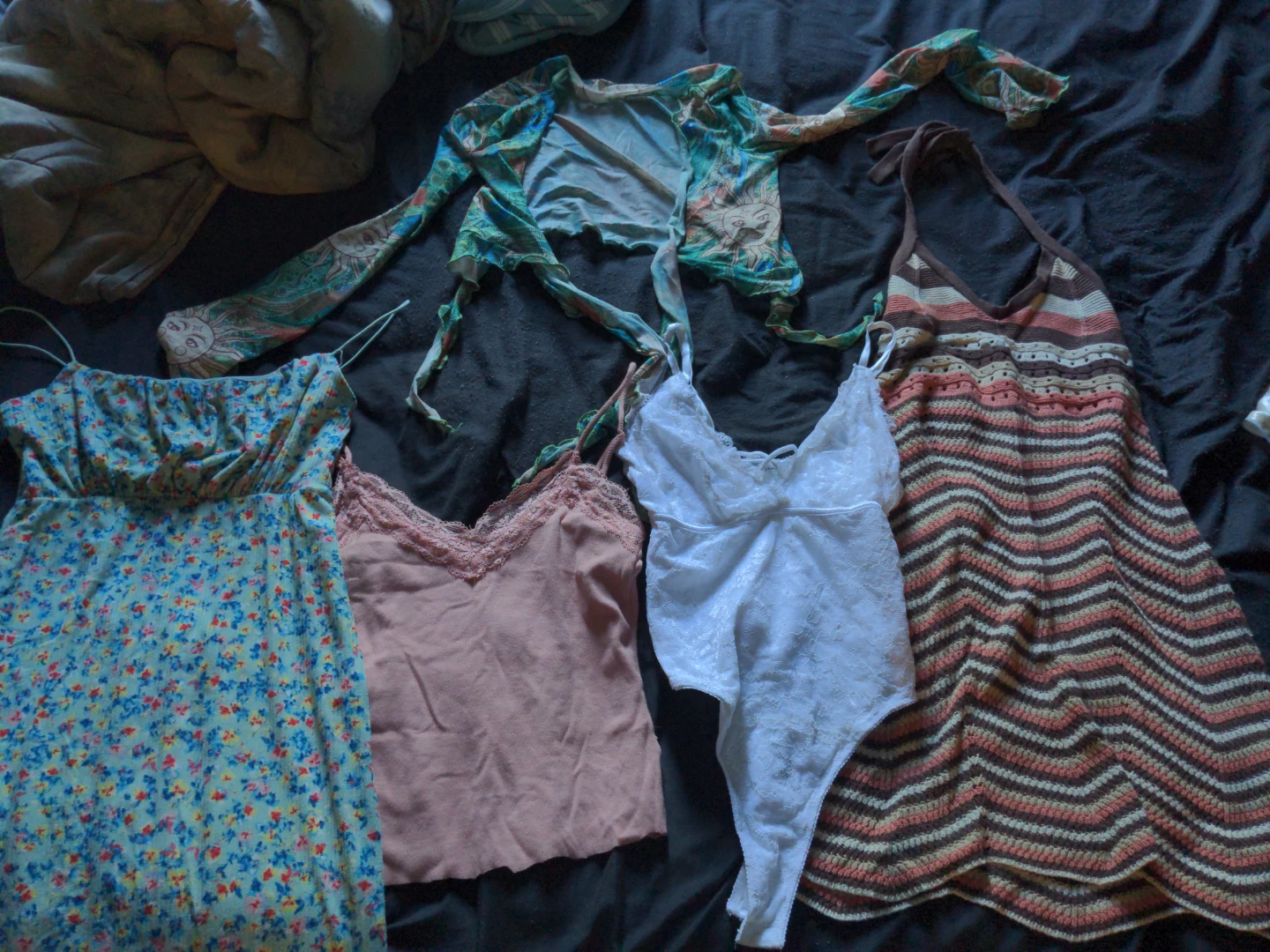 Womens clothing ranging from 3$-10$ - photo 3