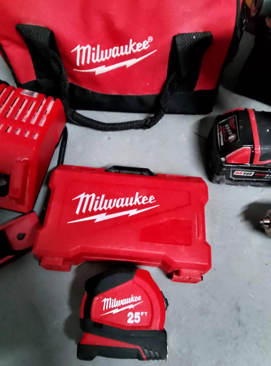 Milwaukee M18 RedLithium XC5.0 Battery & Charger Set - photo 2