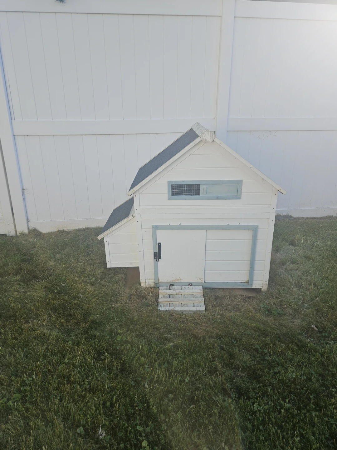 White Wooden Chicken Coop with Nesting Box