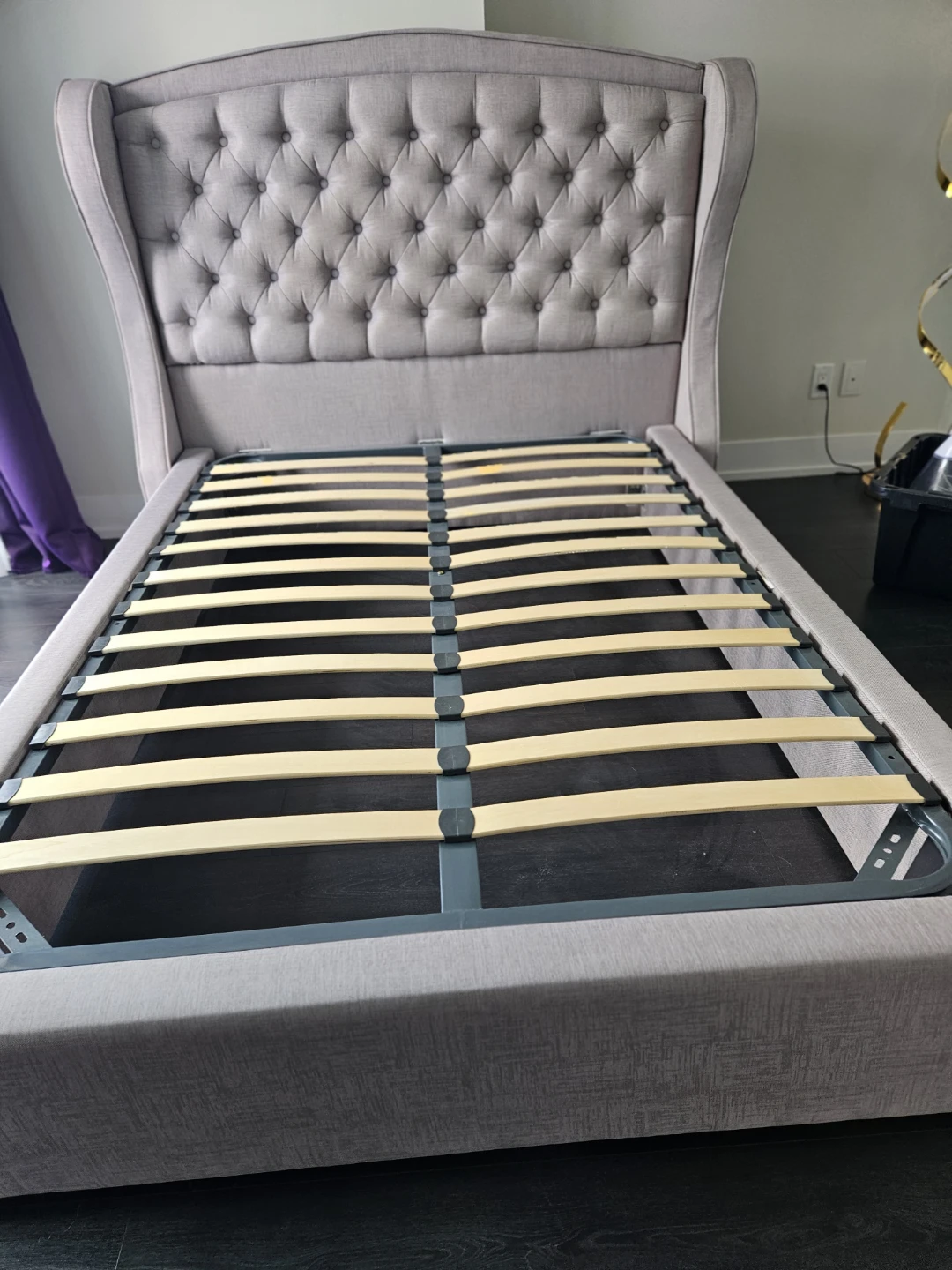 Queen size bed - photo 2