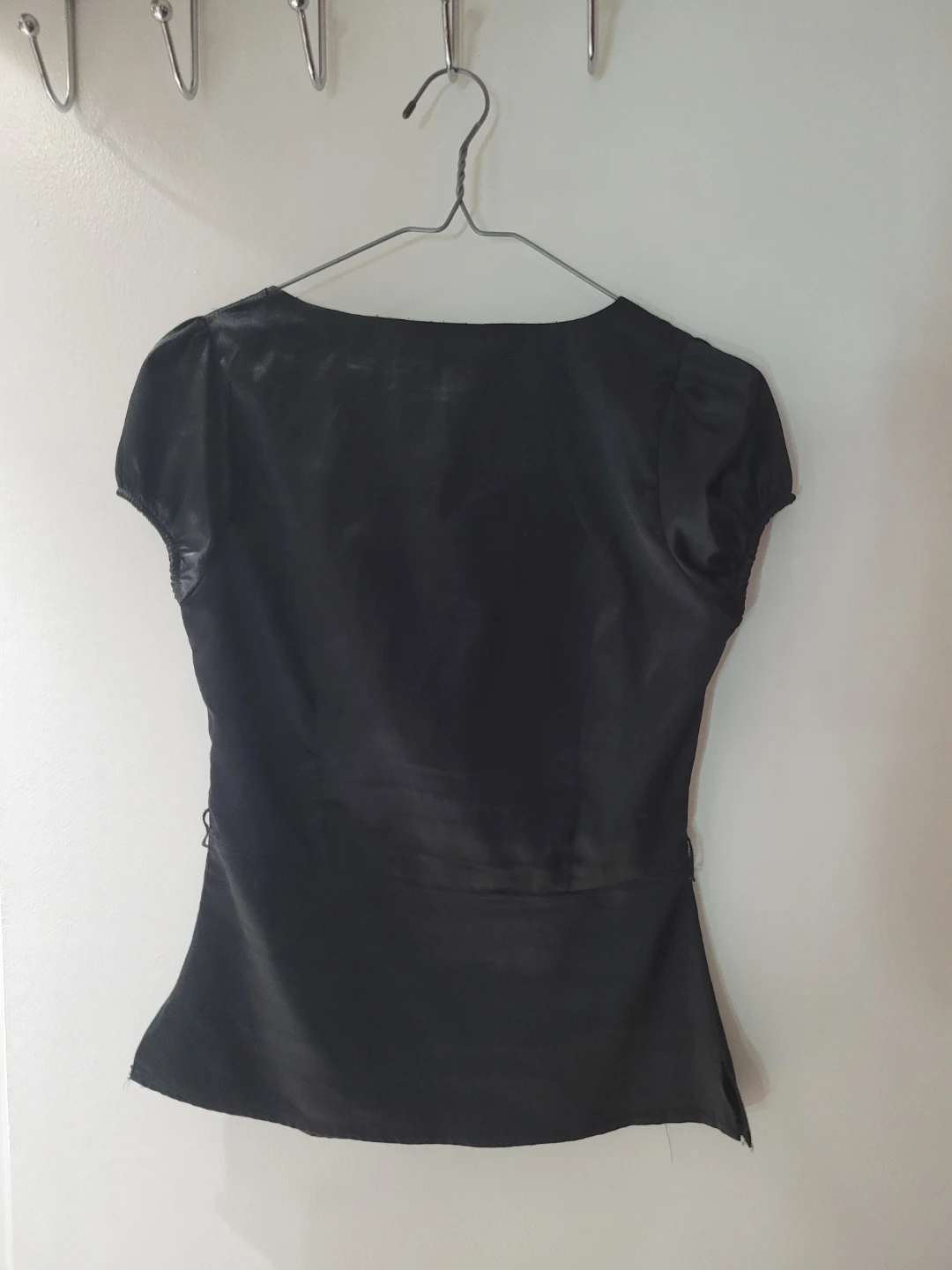 Small Black Wrap Top - satin material - photo 2