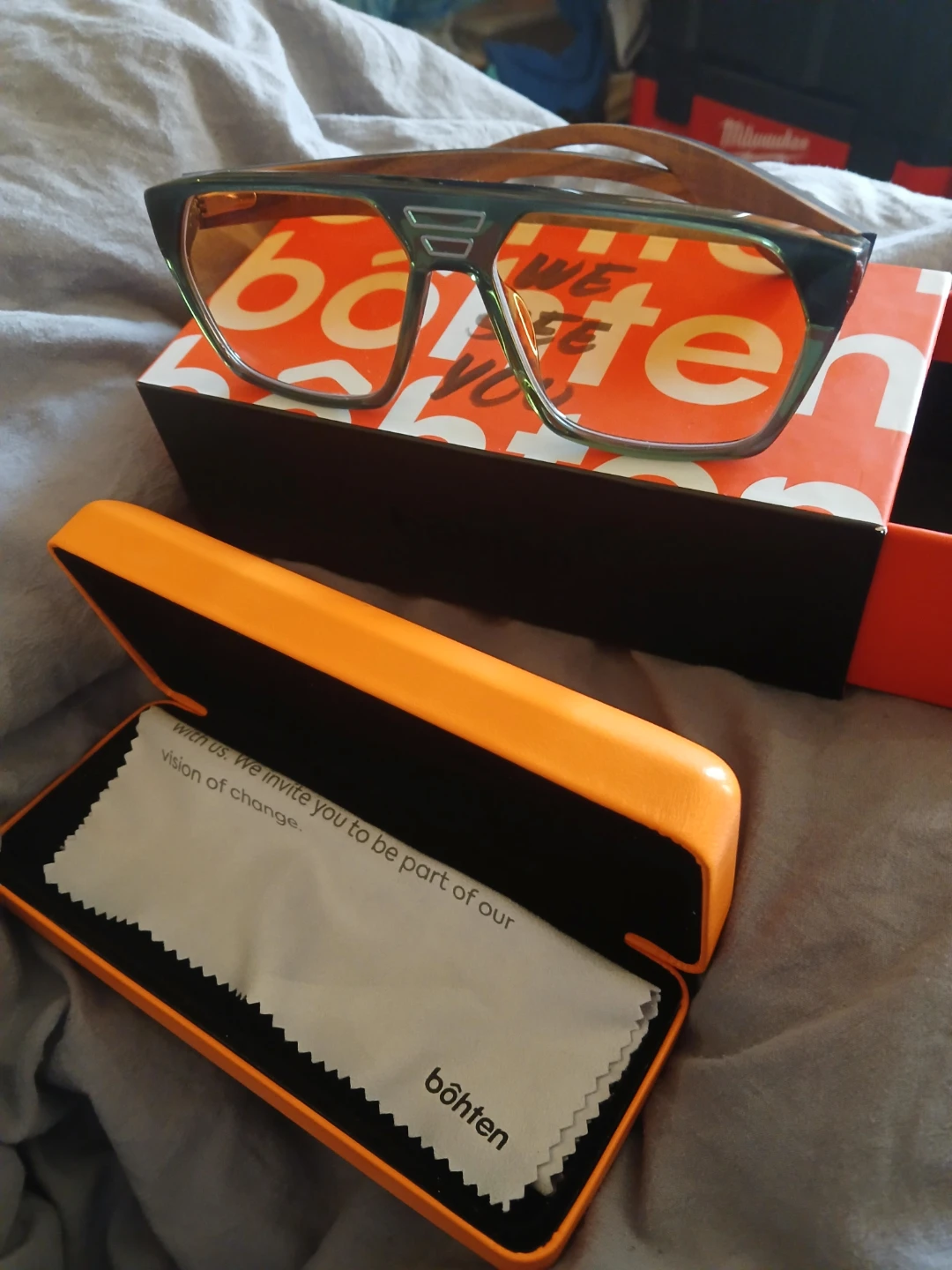 Bôhten Eyeglasses with Case and Box