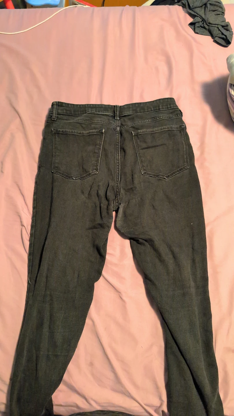 Old Navy Women's Black Skinny- High Rise- Jeans- Short/ Petite - photo 3
