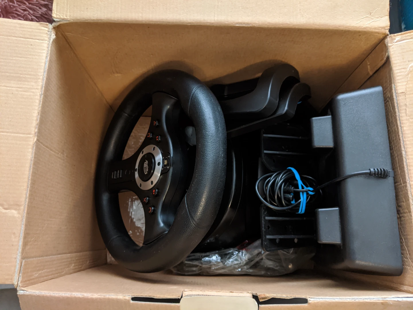 Mad Catz RACER P3 Racing Wheel & Pedals for PS3 - photo 3