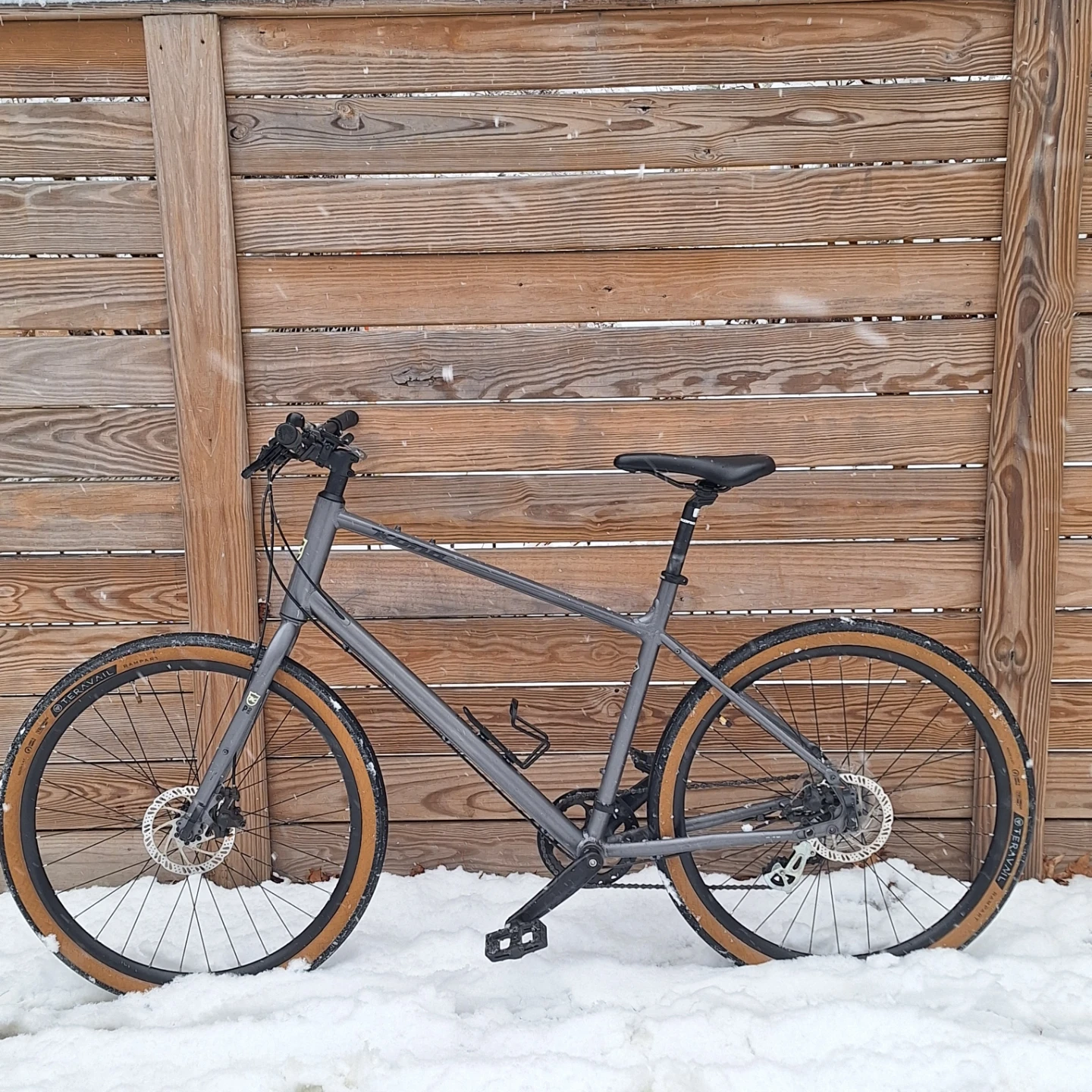 Gray Hybrid Bike / stolen bicycle