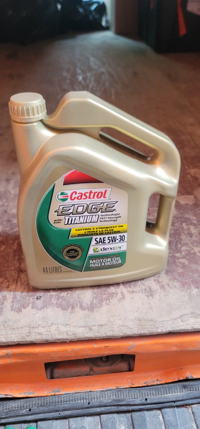 Castrol EDGE Titanium 44 Litres SAE 5W-30 Motor Oil