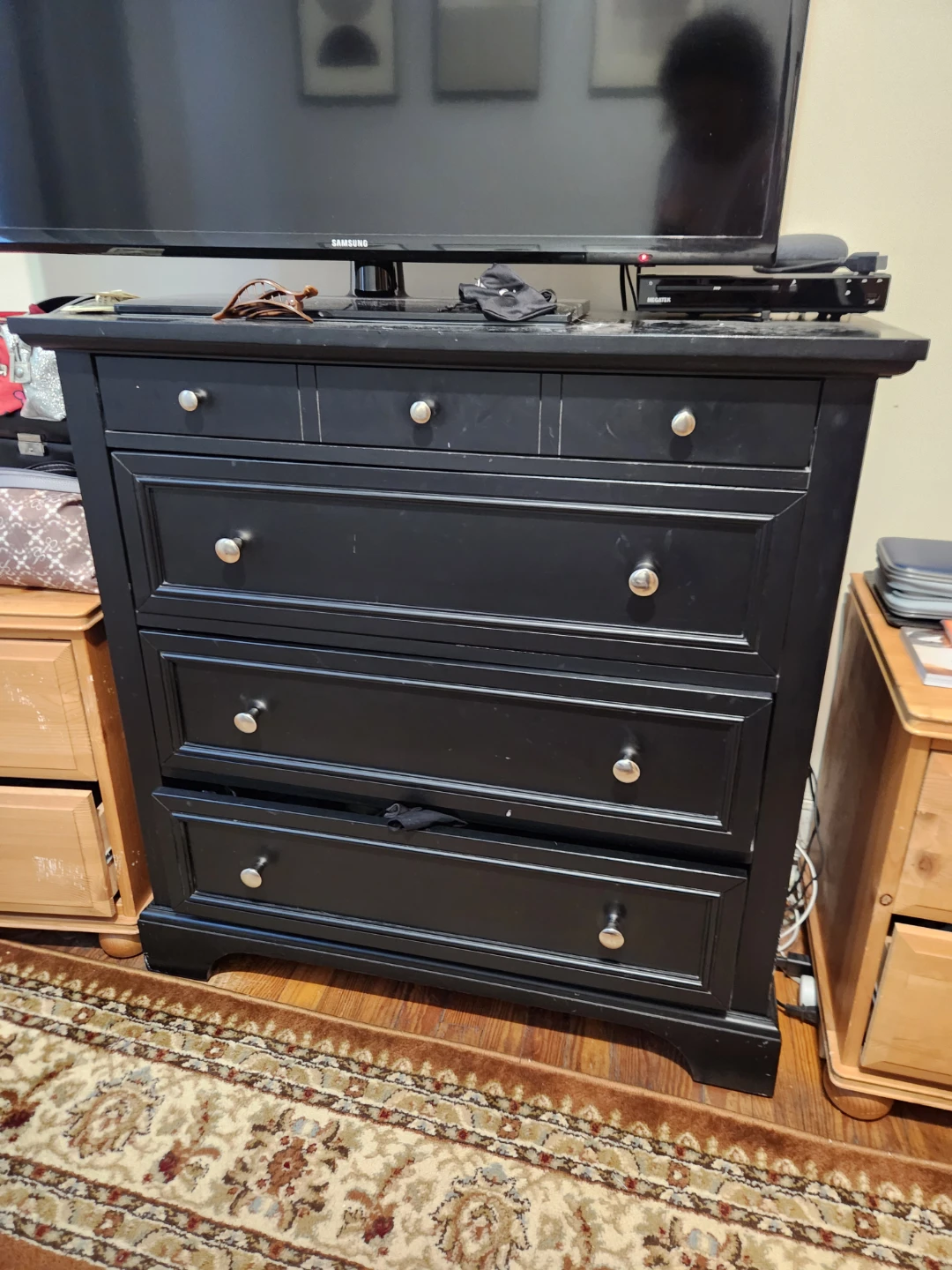 Black 4-Drawer Dresser ⚽