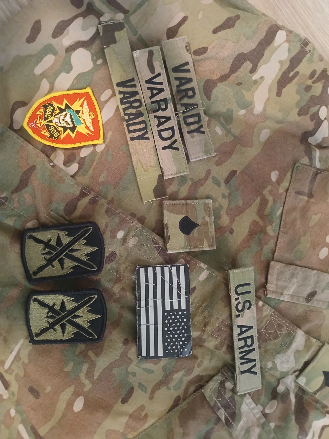 US Army Camouflage Uniform Jacket with Patches - photo 3