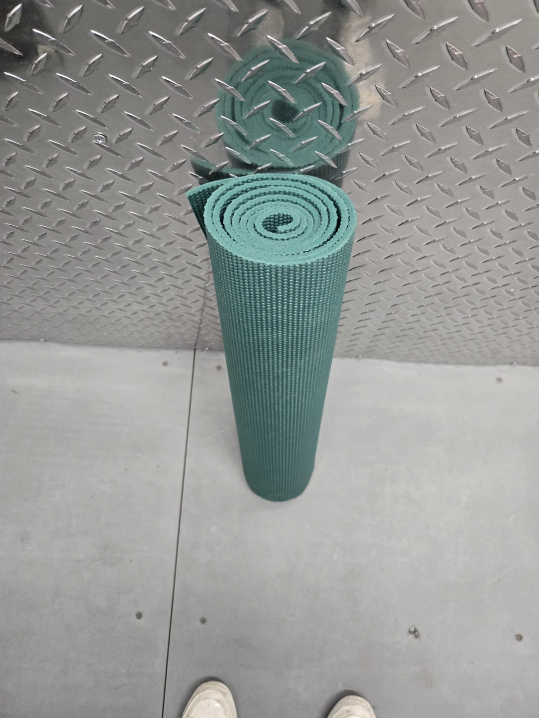 Gaiam Essentials 6mm Classic Yoga Mat - Teal Green (72" x 24") - photo 3