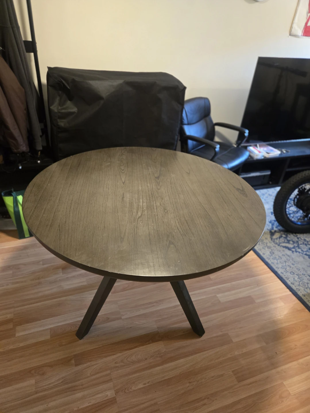 Round Dining Table (price negotiable)