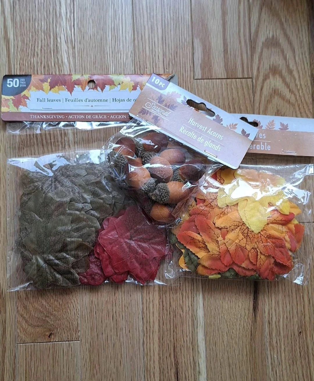 Craft Decor Fall Leaves and Harvest Acorns Decorative Set ⚽