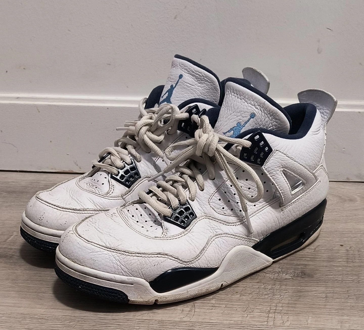Jordan 4 Retro Shoes (Men Size:9 US)