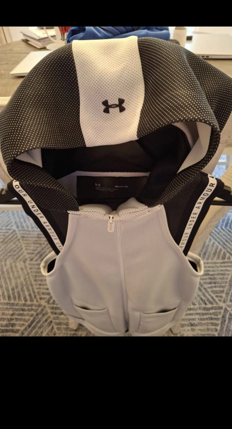 Women under Armour vest. - photo 2