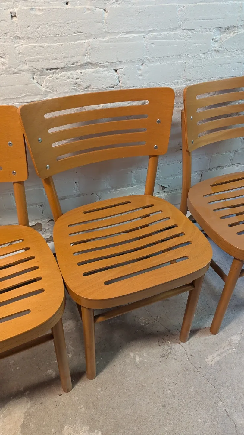 Set of 4 Wooden Slat Chairs - photo 3