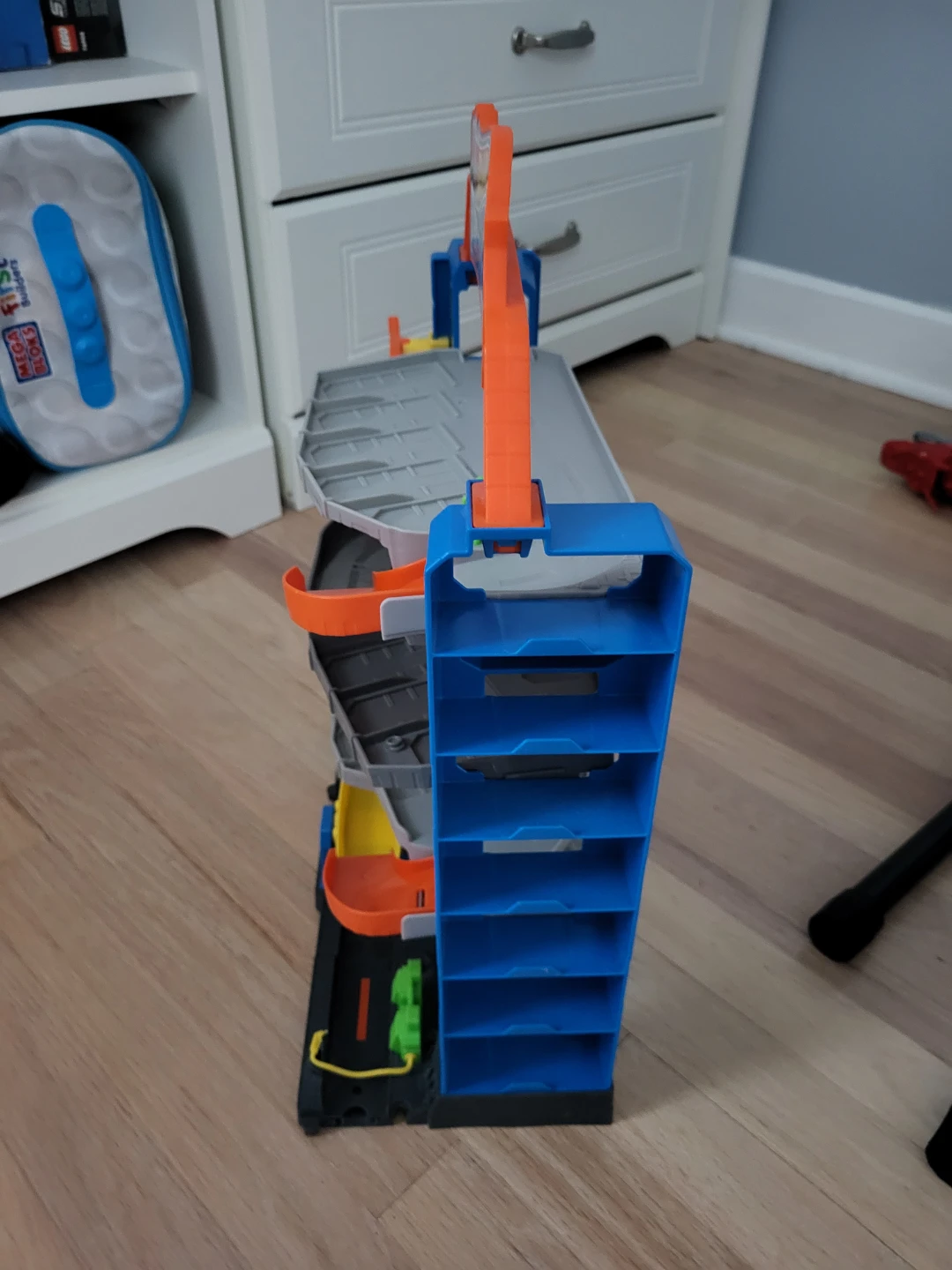 Hot Wheels Stunt Garage Playset ⚽ - photo 4