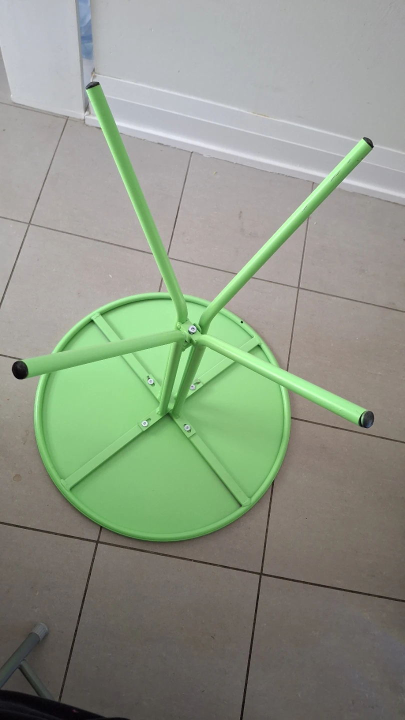 Green Metal Bistro Table and Chair Set - photo 3