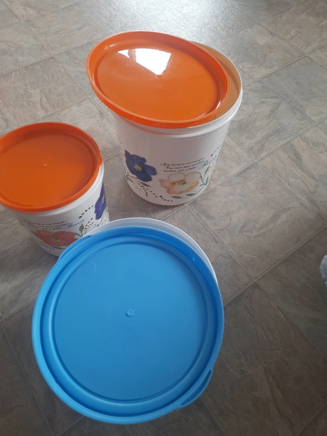 Set of 3 Storage Containers with Lids