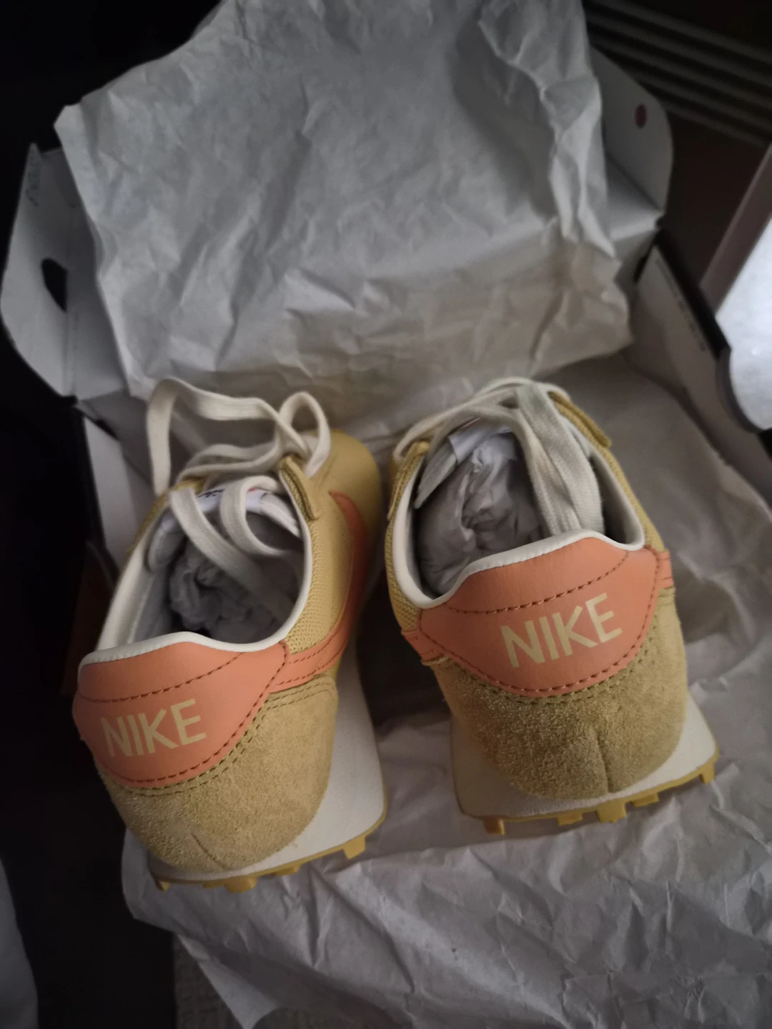 NIKE SATURN GOLD WOMANS - photo 3