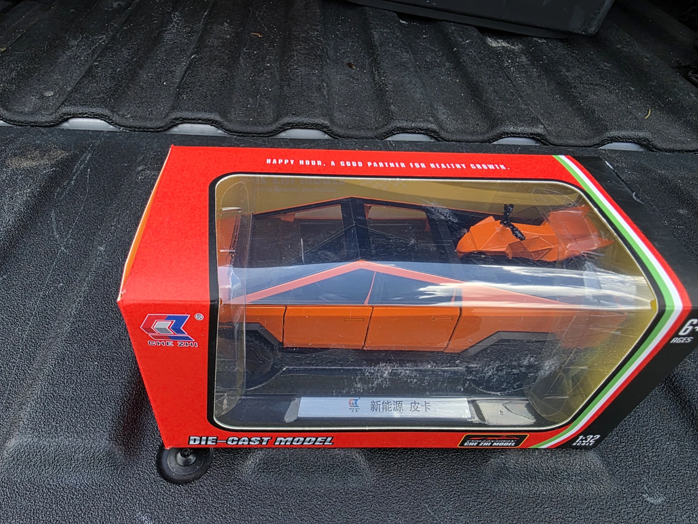 Tesla Cybertruck 1:32 Orange Diecast w/ Cyberquad Trunk Bundle